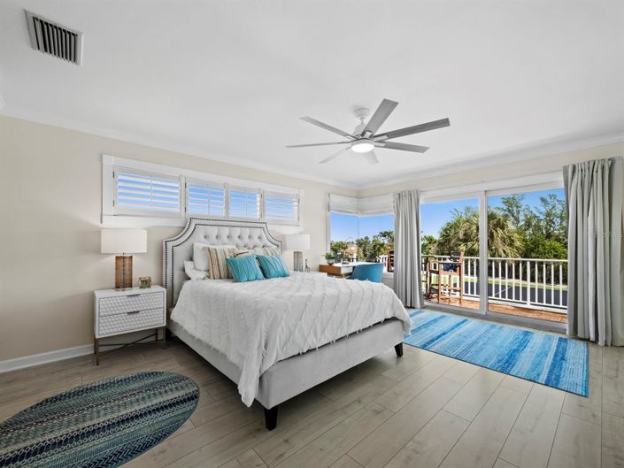 Image No.41-5 Bed Property for sale