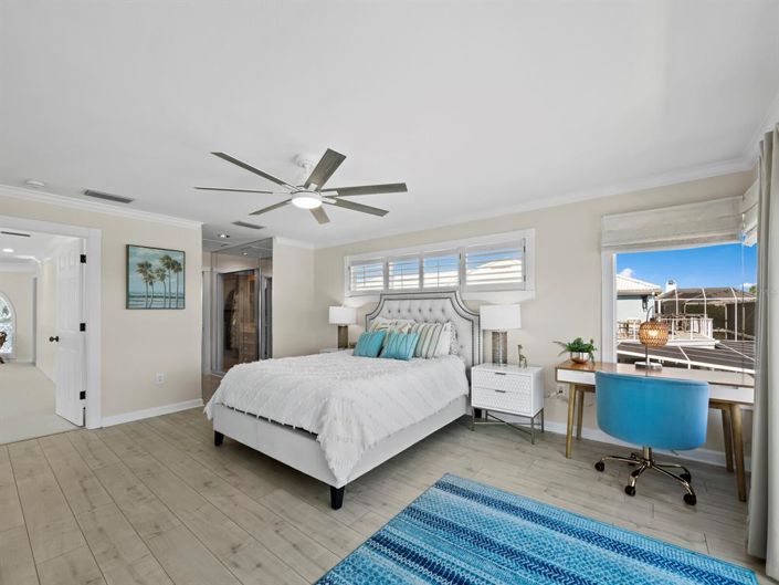 Image No.48-5 Bed Property for sale