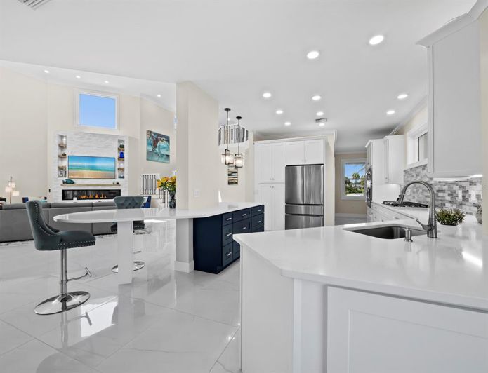 Image No.8-5 Bed Property for sale