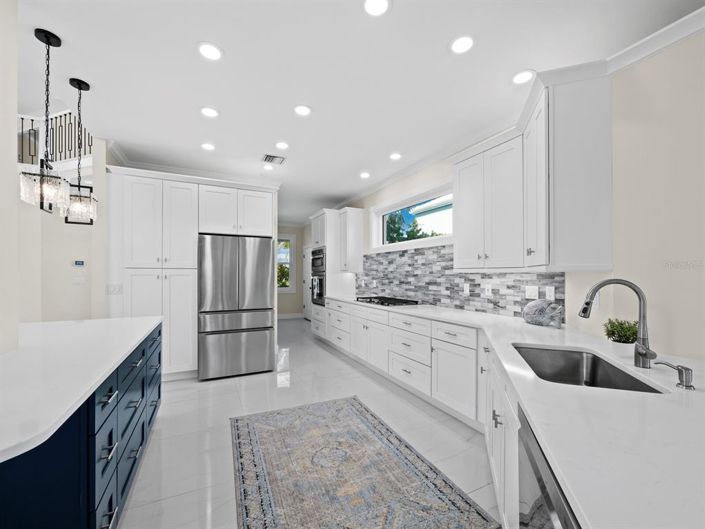 Image No.9-5 Bed Property for sale