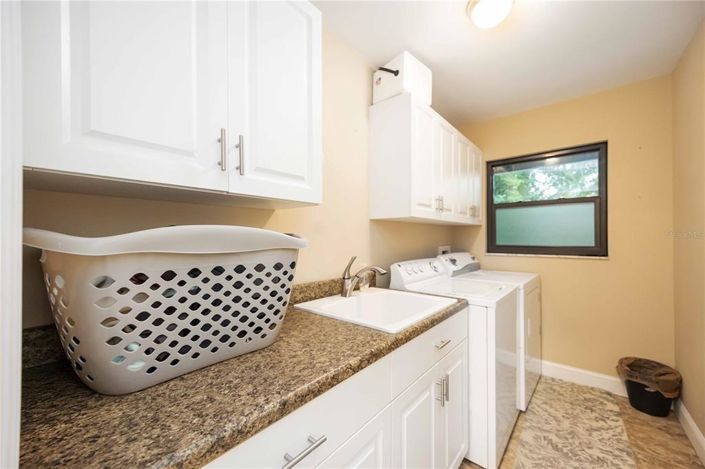 Image No.68-3 Bed Property for sale