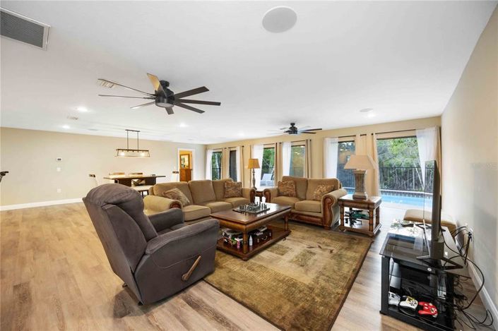 Image No.7-3 Bed Property for sale