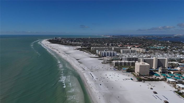 Image No.82-3 Bed Property for sale