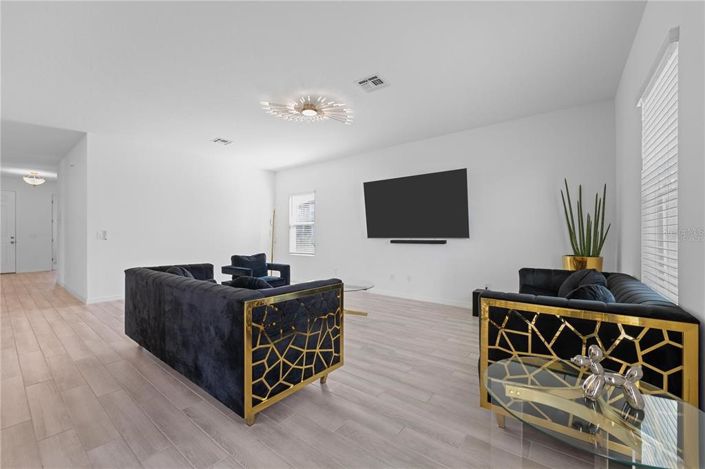 Image No.10-4 Bed Property for sale