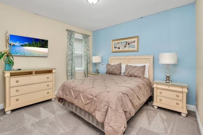 Image No.15-8 Bed Property for sale