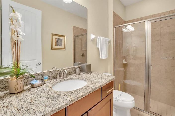 Image No.22-8 Bed Property for sale