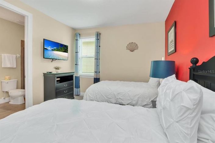 Image No.25-8 Bed Property for sale