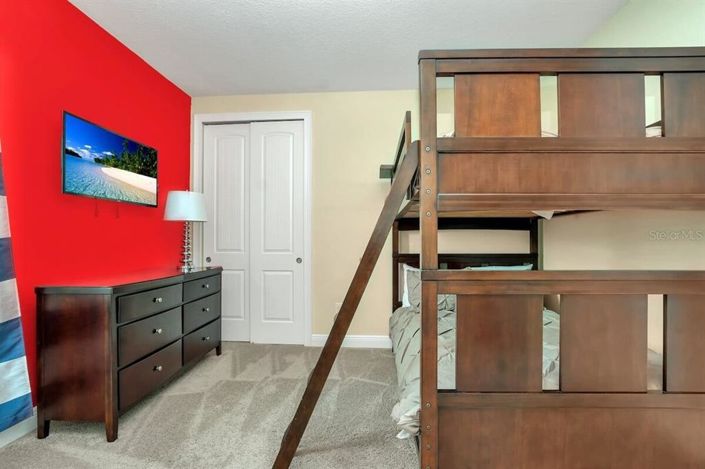 Image No.30-8 Bed Property for sale