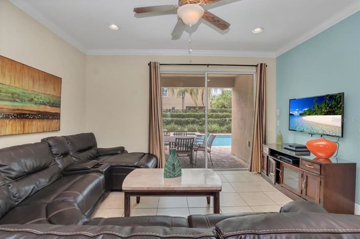 Image No.9-8 Bed Property for sale