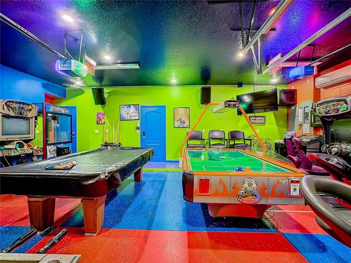 Image No.67-15 Bed Property for sale