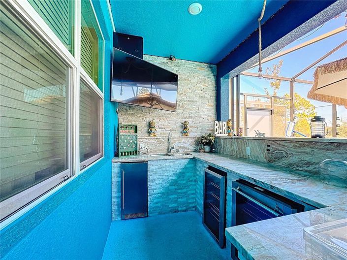 Image No.70-15 Bed Property for sale