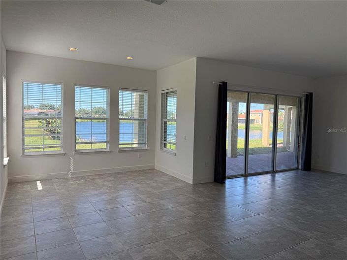 Image No.15-5 Bed Property for sale