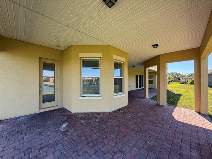 Image No.32-5 Bed Property for sale