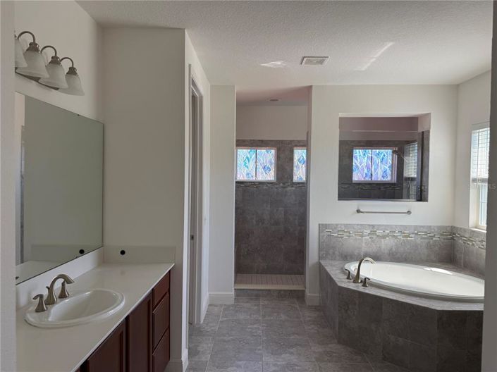 Image No.34-5 Bed Property for sale