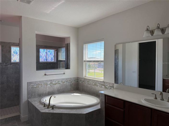 Image No.35-5 Bed Property for sale