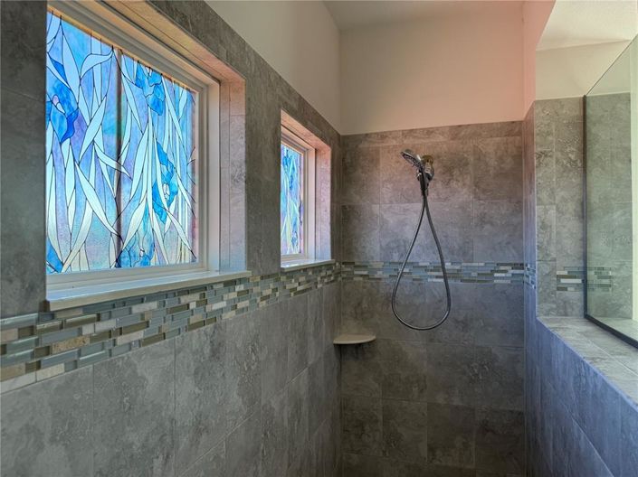 Image No.36-5 Bed Property for sale