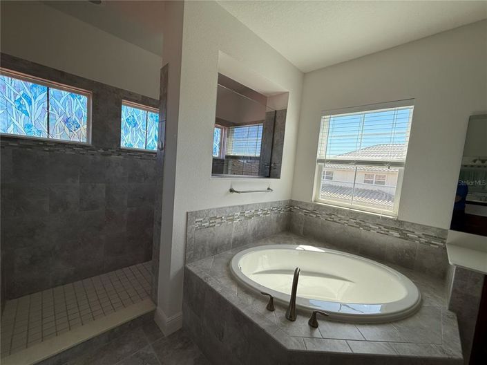 Image No.37-5 Bed Property for sale