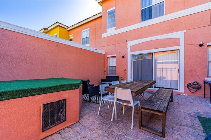 Image No.10-3 Bed Townhouse for sale