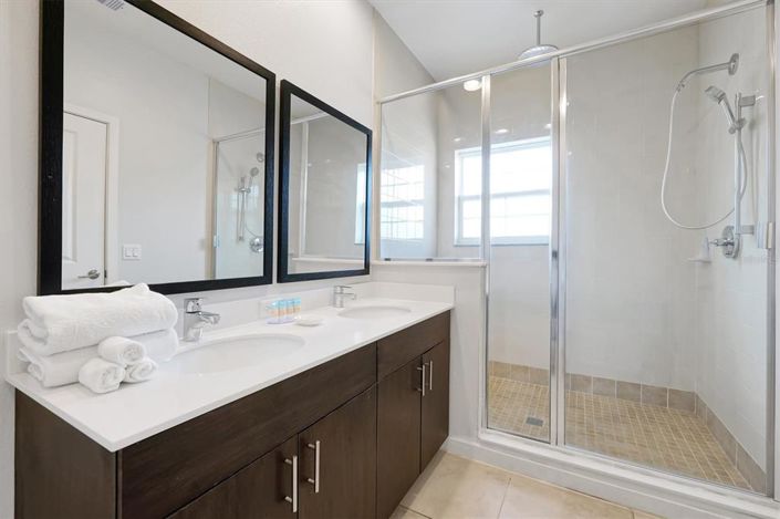 Image No.26-2 Bed Townhouse for sale