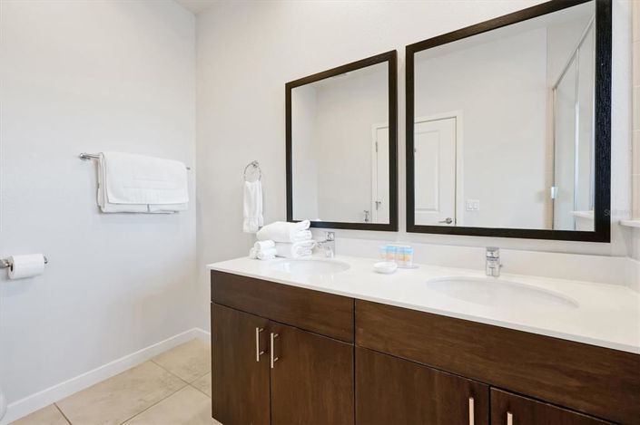 Image No.27-2 Bed Townhouse for sale