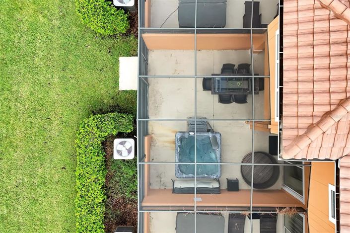 Image No.42-2 Bed Townhouse for sale