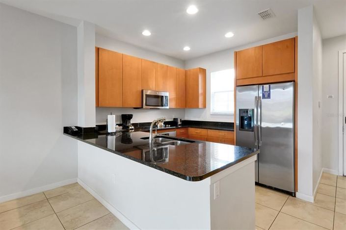 Image No.8-2 Bed Townhouse for sale