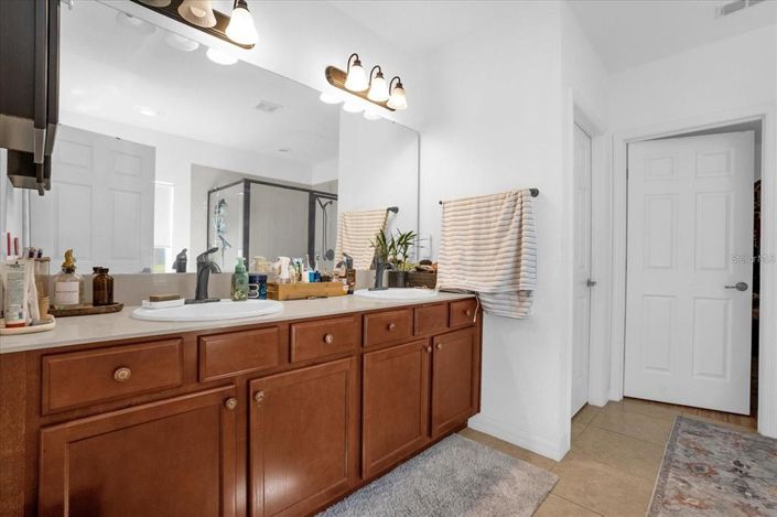 Image No.19-4 Bed Property for sale