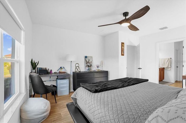 Image No.20-4 Bed Property for sale