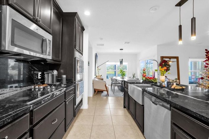 Image No.8-4 Bed Property for sale