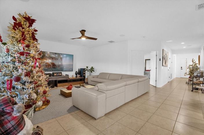 Image No.9-4 Bed Property for sale