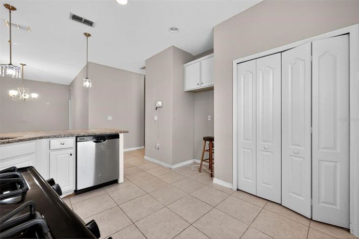 Image No.8-5 Bed Property for sale