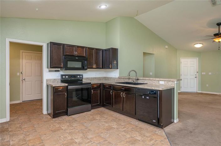 Image No.13-3 Bed Property for sale