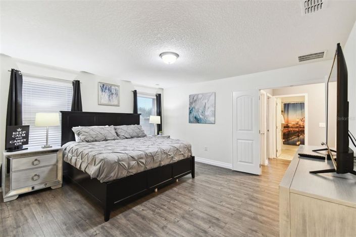 Image No.23-5 Bed Property for sale