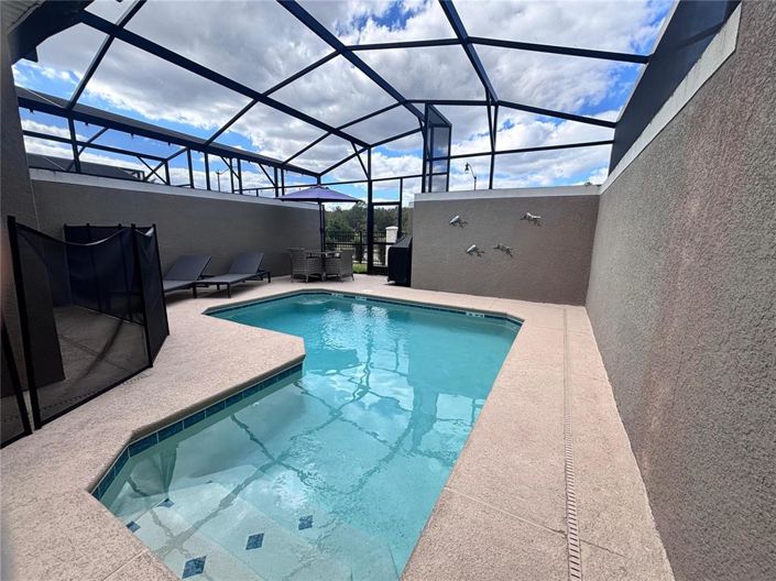 Image No.17-4 Bed Townhouse for sale