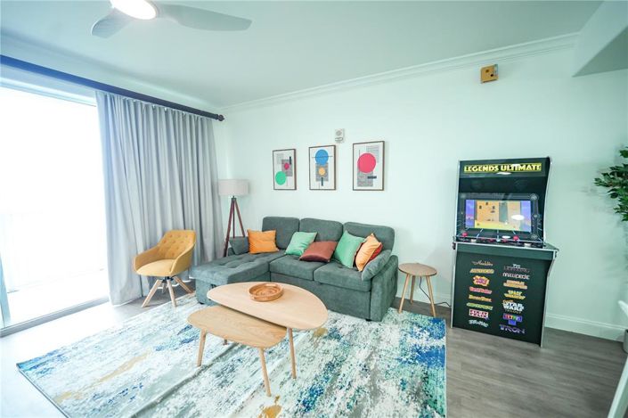 Image No.15-2 Bed Property for sale