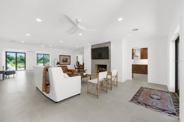 Image No.11-4 Bed Property for sale