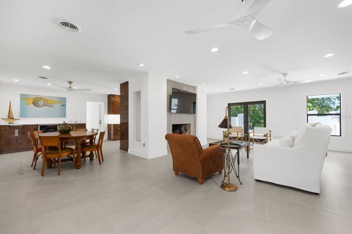 Image No.14-4 Bed Property for sale