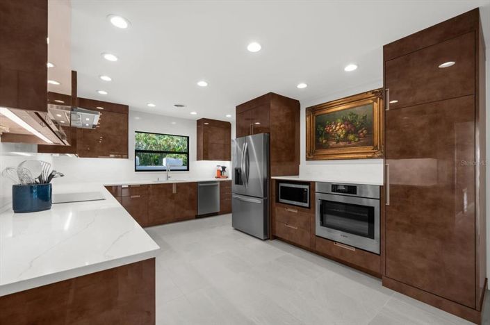 Image No.23-4 Bed Property for sale