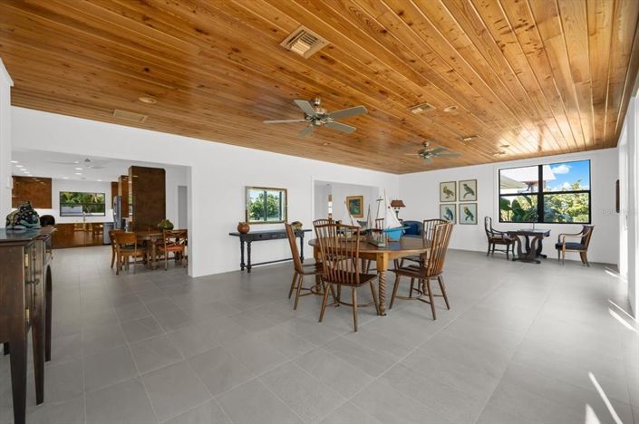 Image No.32-4 Bed Property for sale