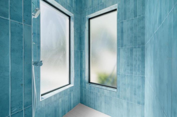 Image No.48-4 Bed Property for sale