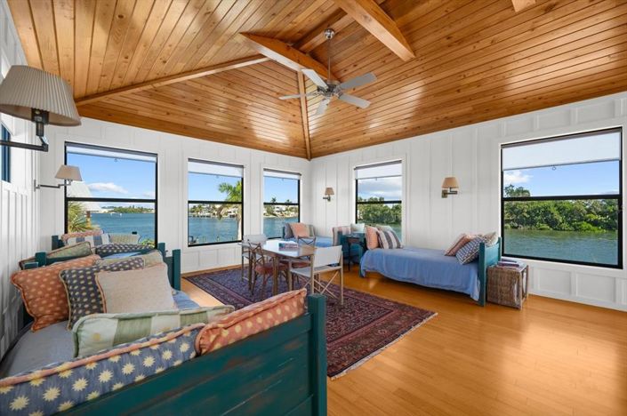 Image No.60-4 Bed Property for sale