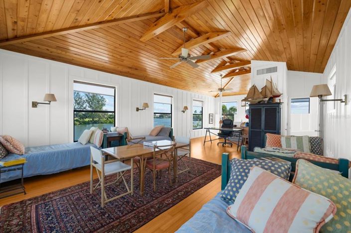 Image No.61-4 Bed Property for sale