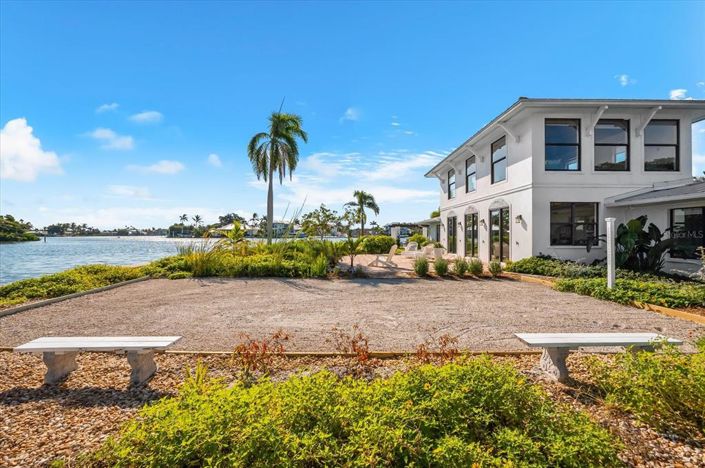 Image No.65-4 Bed Property for sale