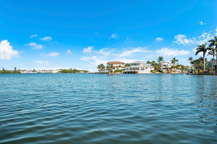 Image No.68-4 Bed Property for sale