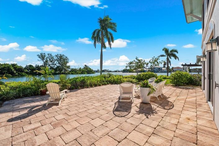 Image No.69-4 Bed Property for sale