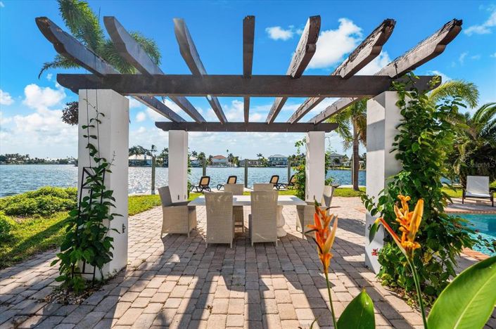 Image No.71-4 Bed Property for sale