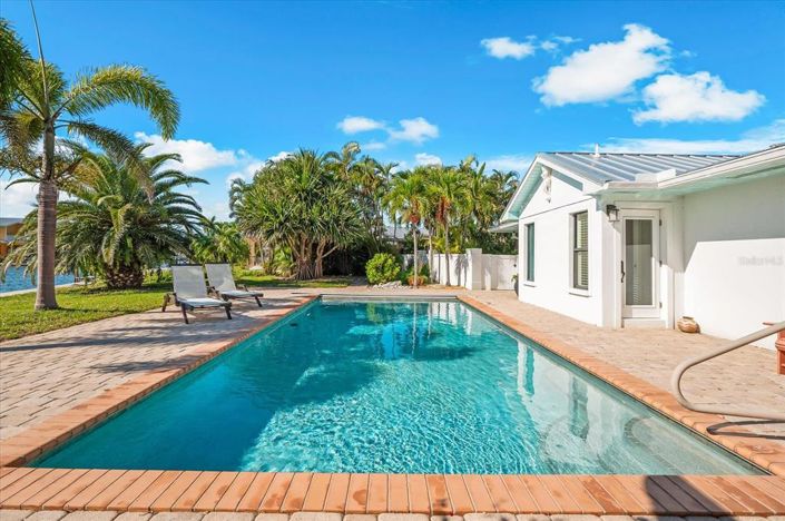 Image No.79-4 Bed Property for sale