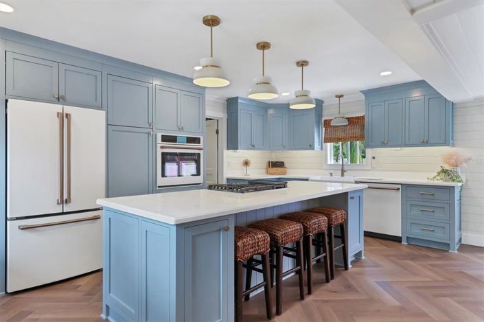 Image No.17-2 Bed Property for sale