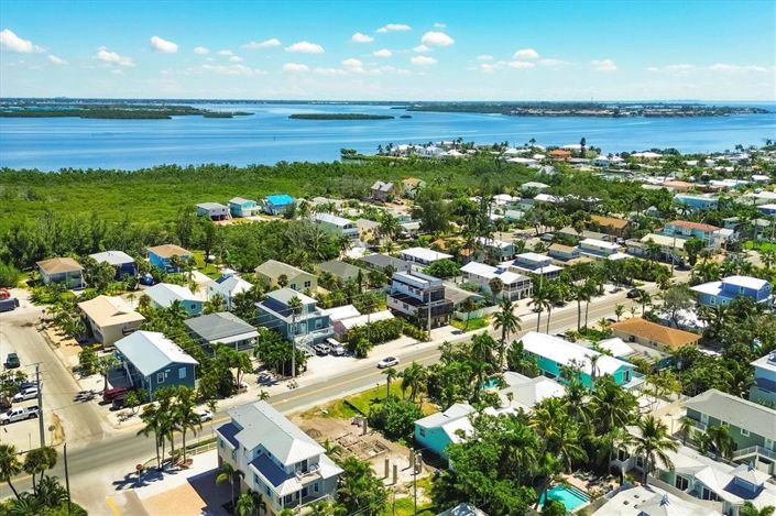 Image No.8-2 Bed Property for sale