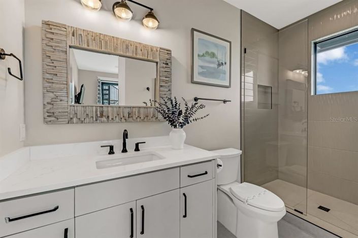 Image No.28-6 Bed Property for sale